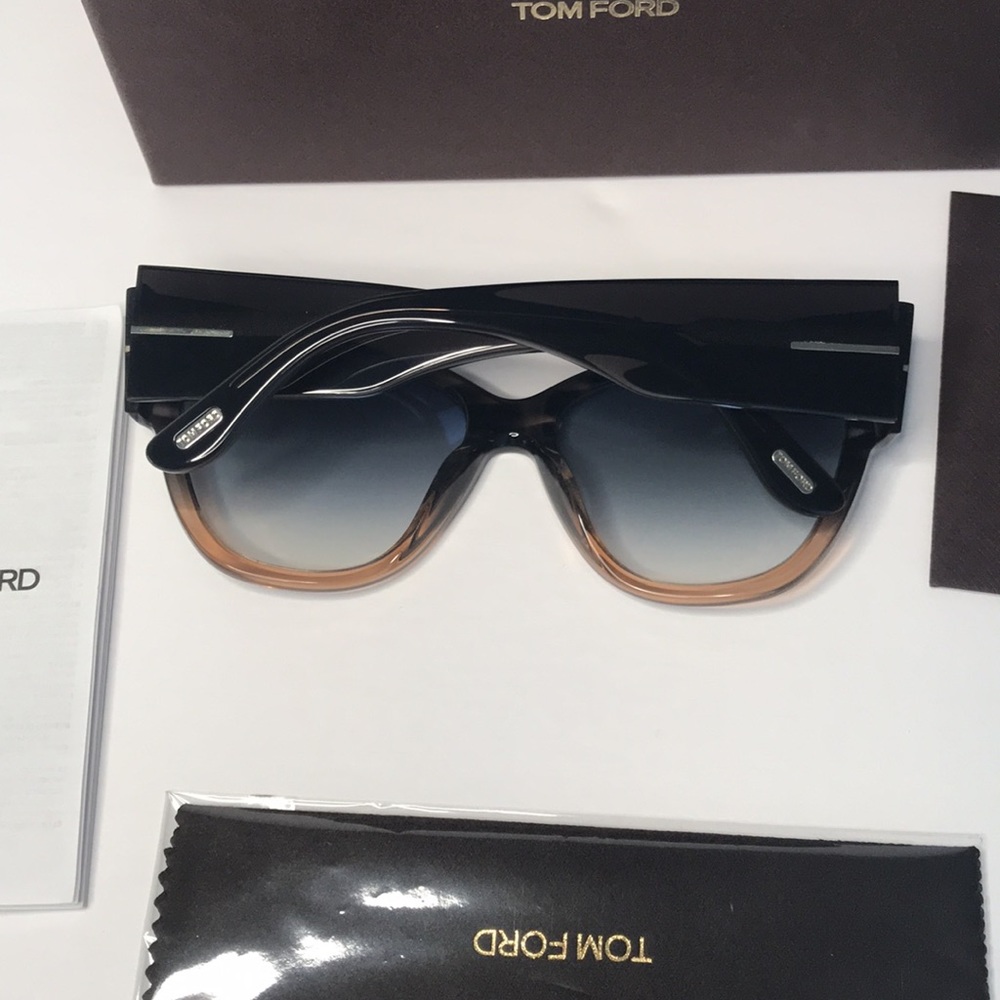 Tom Ford Women's Anoushka Oversized Butterfly Sunglasses FT0371 - Picture 14 of 16